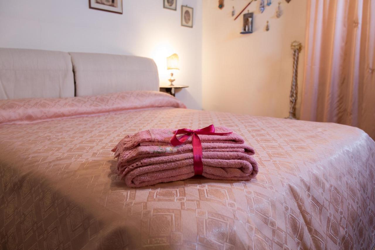 Bed and Breakfast La Via Dei Presepi Neapel Exterior foto