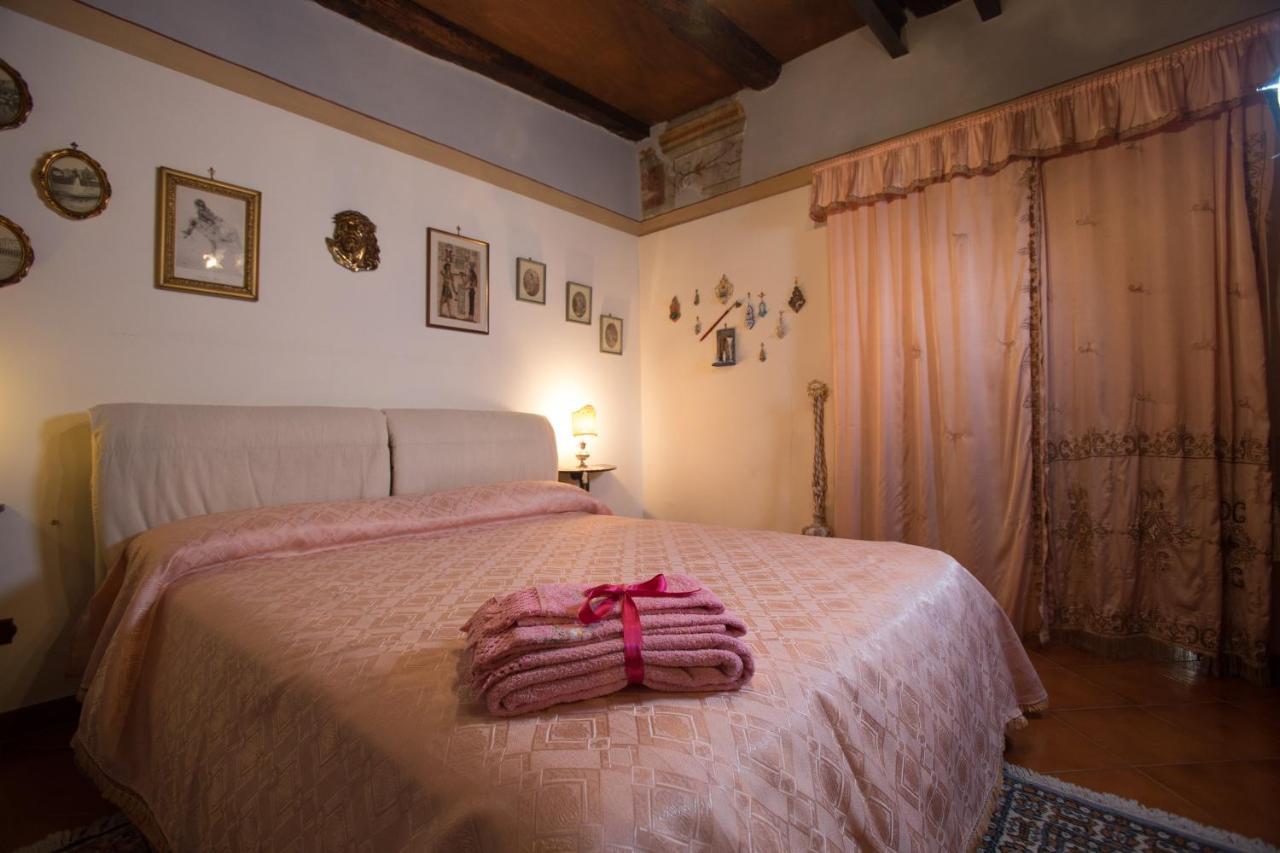 Bed and Breakfast La Via Dei Presepi Neapel Exterior foto