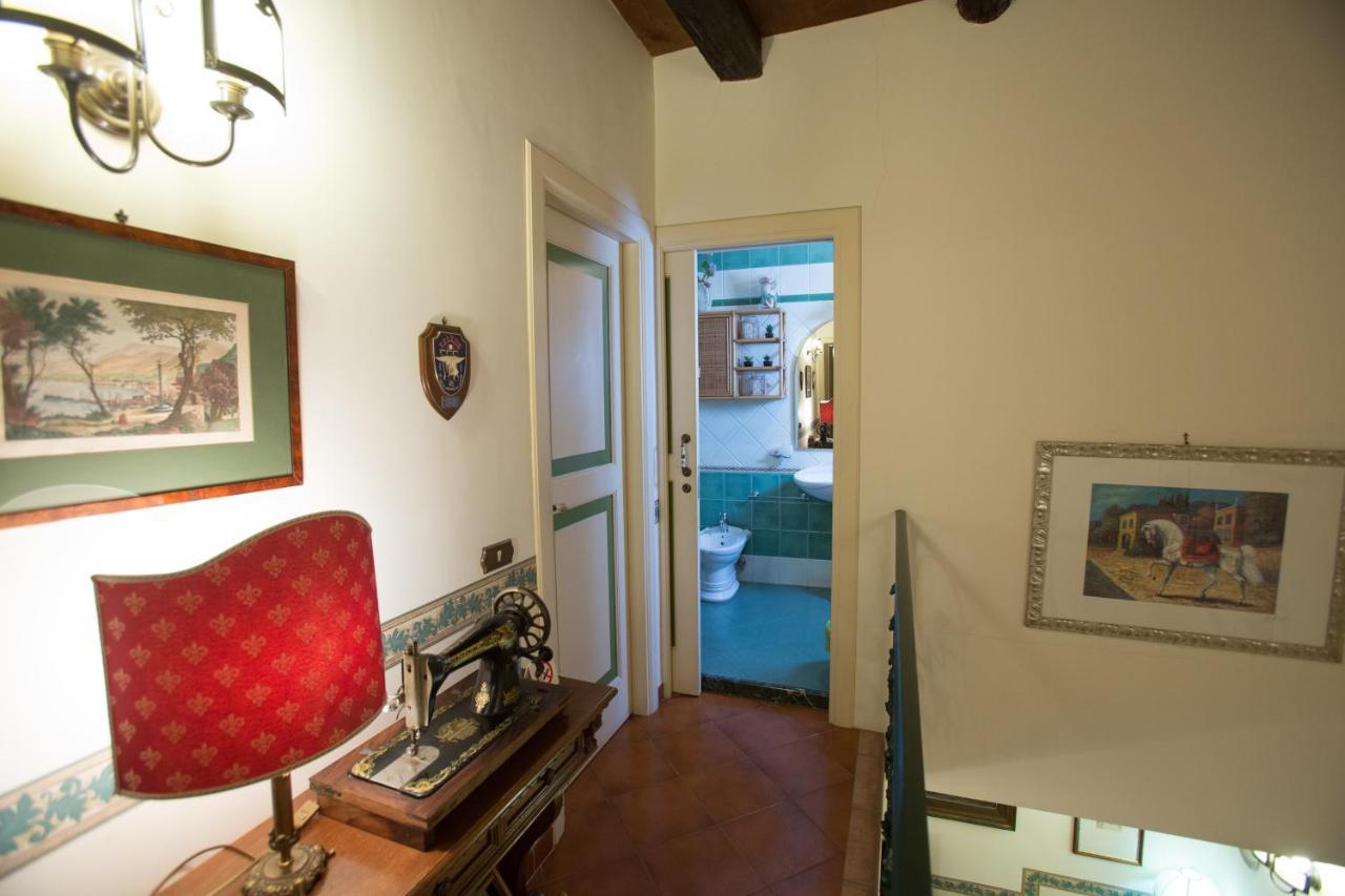 Bed and Breakfast La Via Dei Presepi Neapel Exterior foto