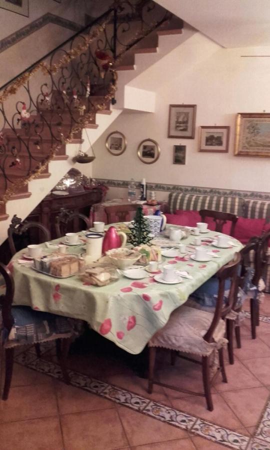 Bed and Breakfast La Via Dei Presepi Neapel Exterior foto